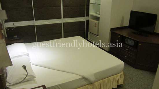 guest friendly hotels bangkok majestic suites hotel