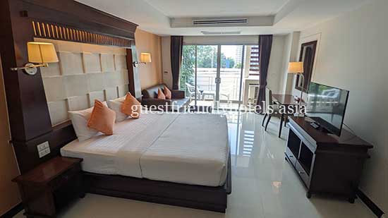 guest friendly hotels pattaya august suites
