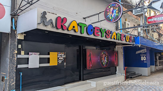 katoeys are us ladyboy go go bar pattaya