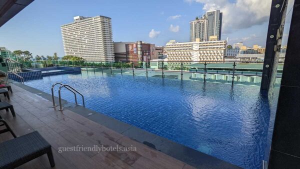 acqua hotel pattaya pool