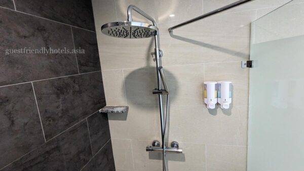 hotel amber shower
