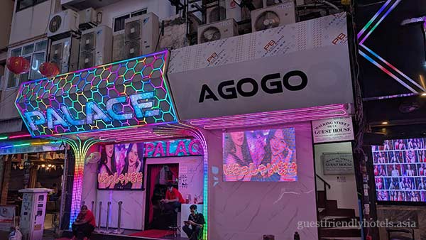 palace a go go
