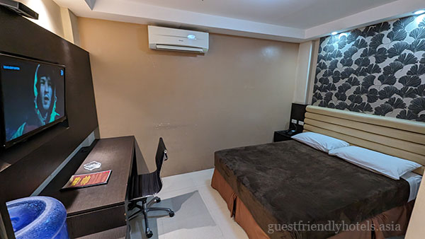 guest friendly hotels angeles city score birds hotel